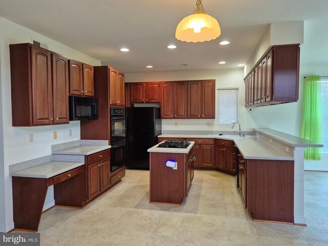 Building Photo - 11701 Fair Oaks Way