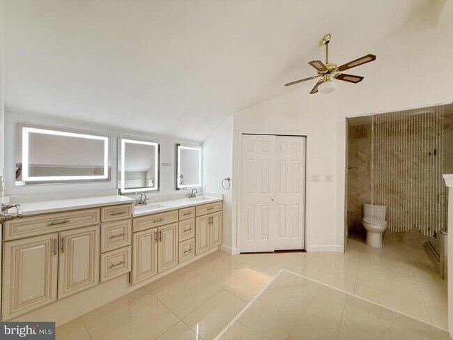 Building Photo - 8545 Harvest View Ct