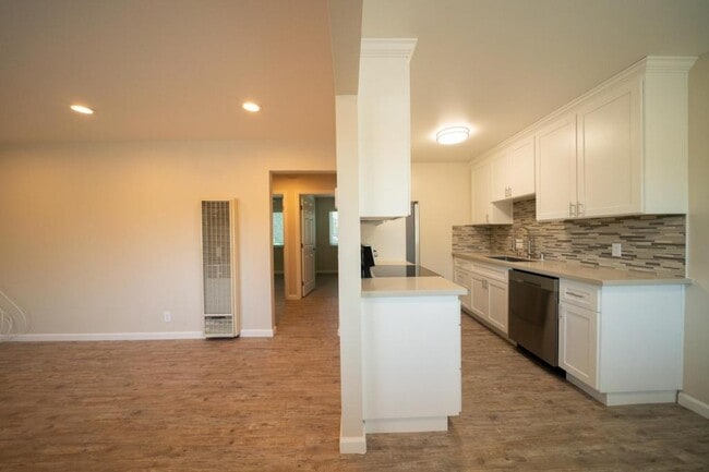 Building Photo - 1695 Whitwood Ln