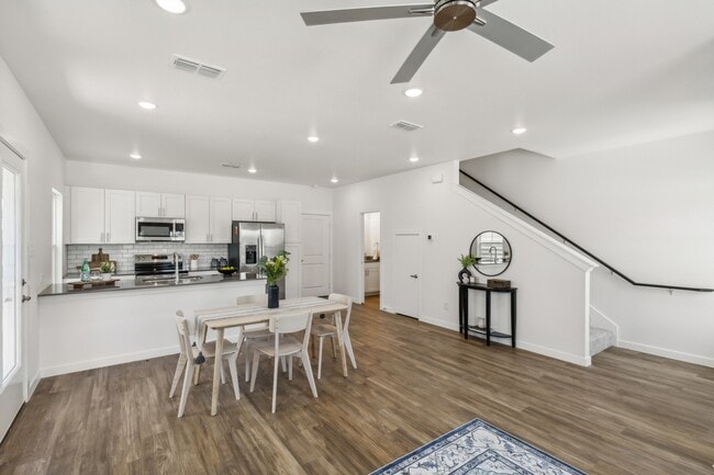 Building Photo - Covey Homes Basswood