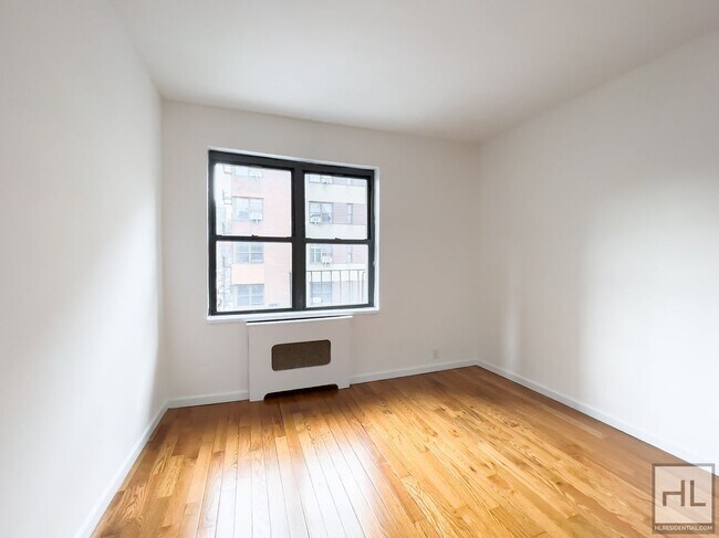 Building Photo - 257 E 61st St