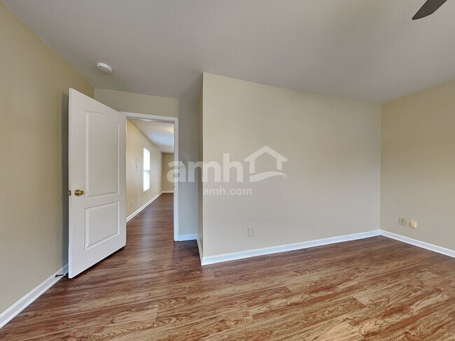 Building Photo - 911 Swearngan Ridge Ct