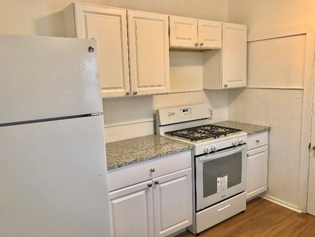 Building Photo - 918 Watson St SW