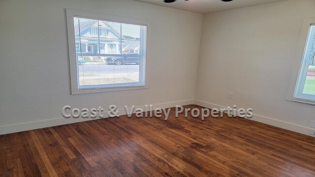 Building Photo - Wonderful South Salinas Home for RENT!!!