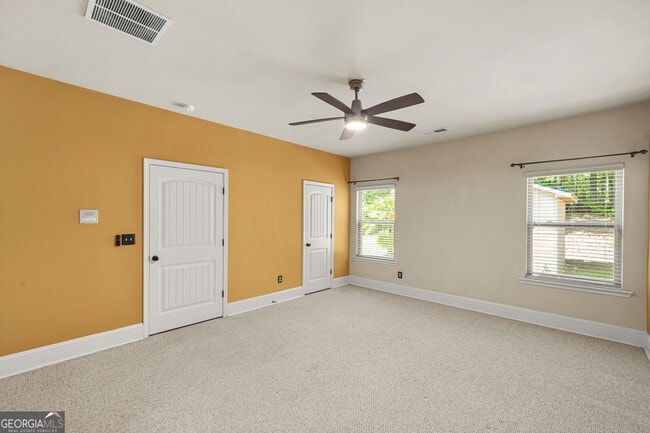 Building Photo - 882 Nestling Dr