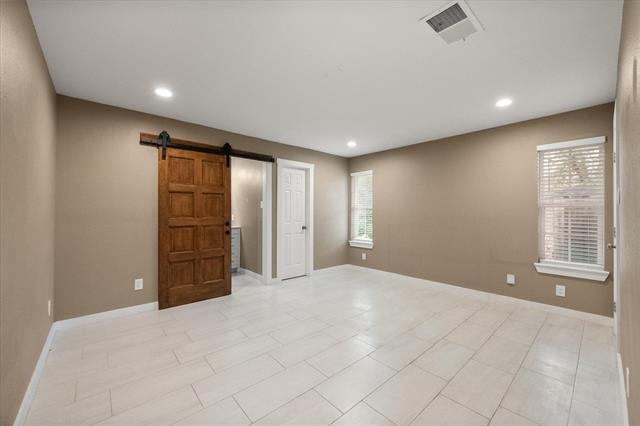 Building Photo - 5806 Village Glen Trail