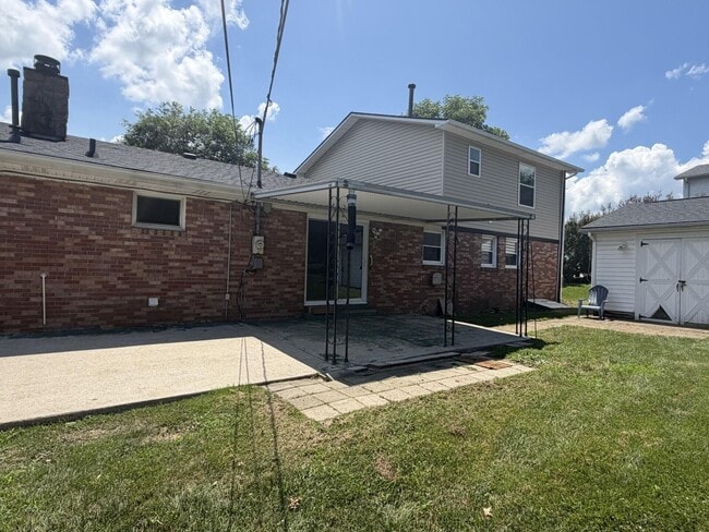 Building Photo - 721 Wayland Dr