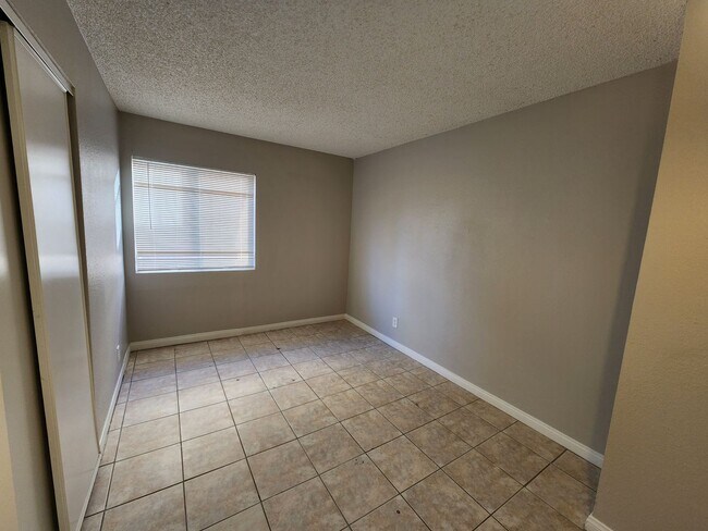 Building Photo - 1705 Breckenwood Ct