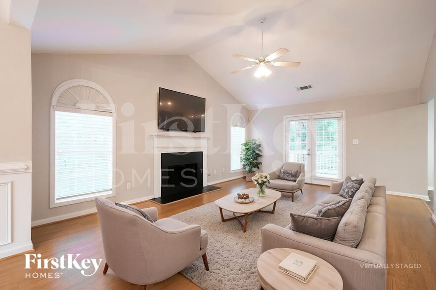 Building Photo - 3810 Riversong Dr NW