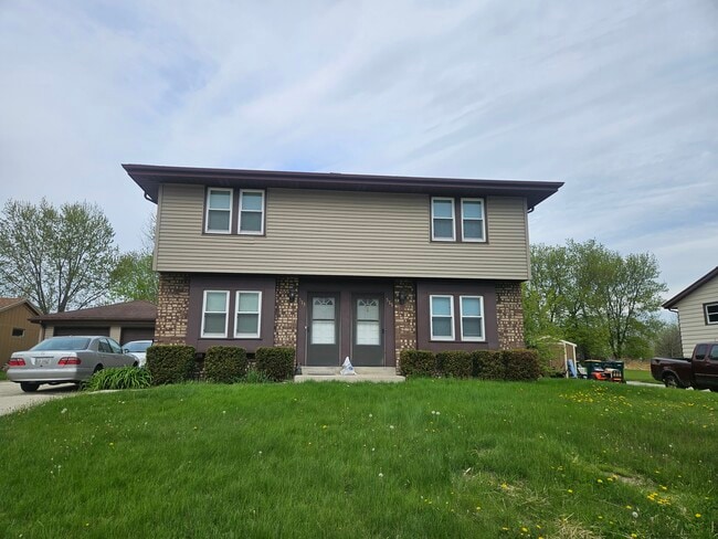Building Photo - 515 N Dries St