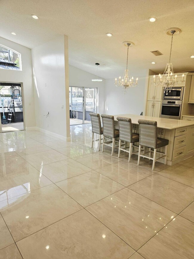 Building Photo - 5293 Oakmont Village Cir