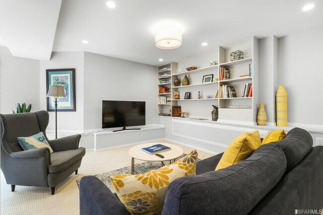 Building Photo - 3242 Washington St