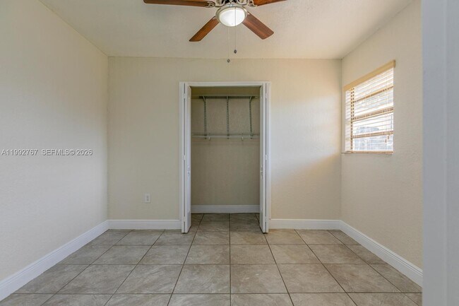 Building Photo - 9750 Jamaica Dr