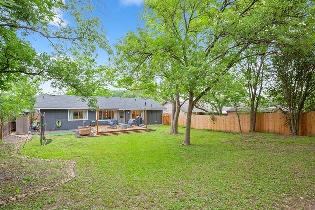 Building Photo - 5212 Provencial Dr