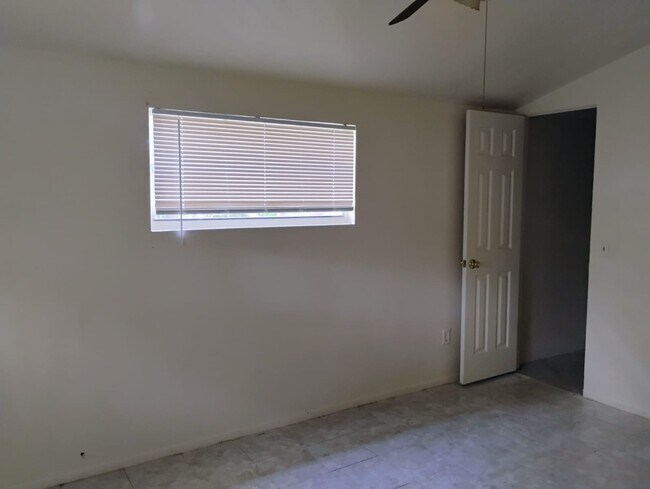 Building Photo - 538 State St