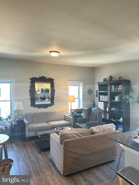 Building Photo - 1800 Catharine St