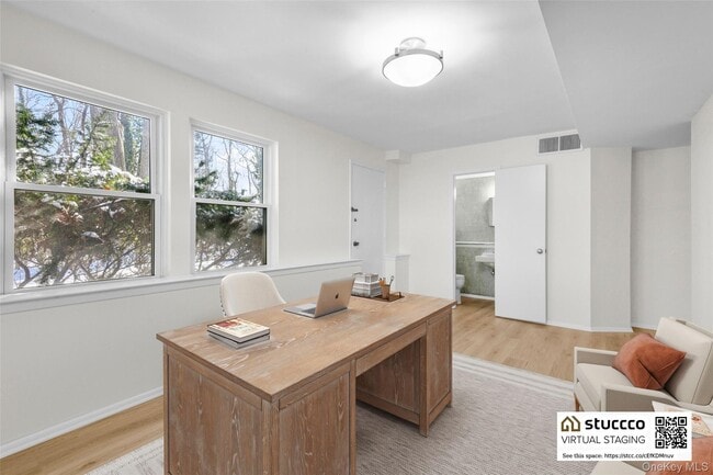 Building Photo - 25 Woodhollow Ln