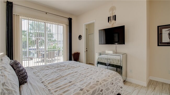 Building Photo - 1924 Savona Pkwy