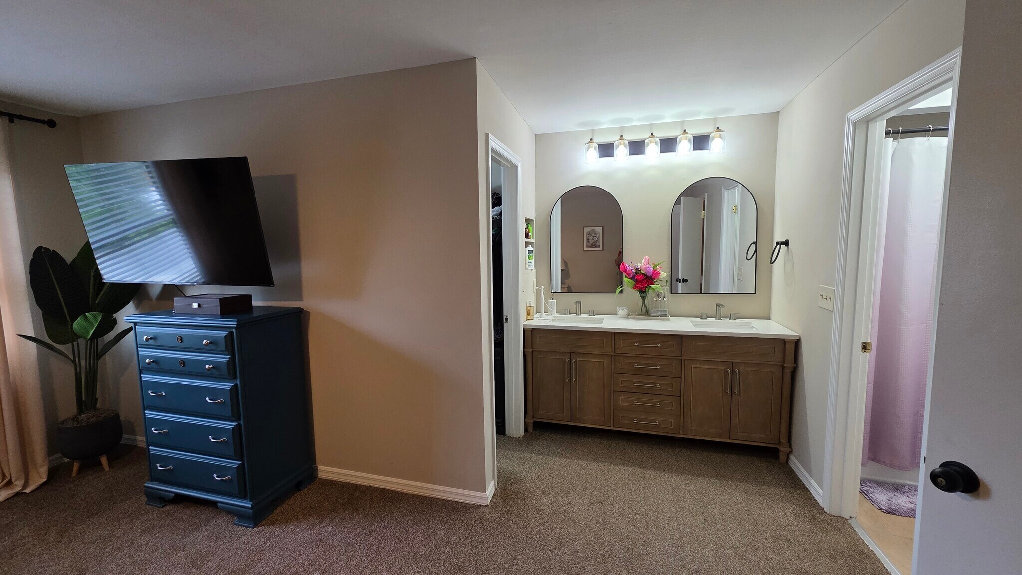Building Photo - 16084 Dawnview Dr