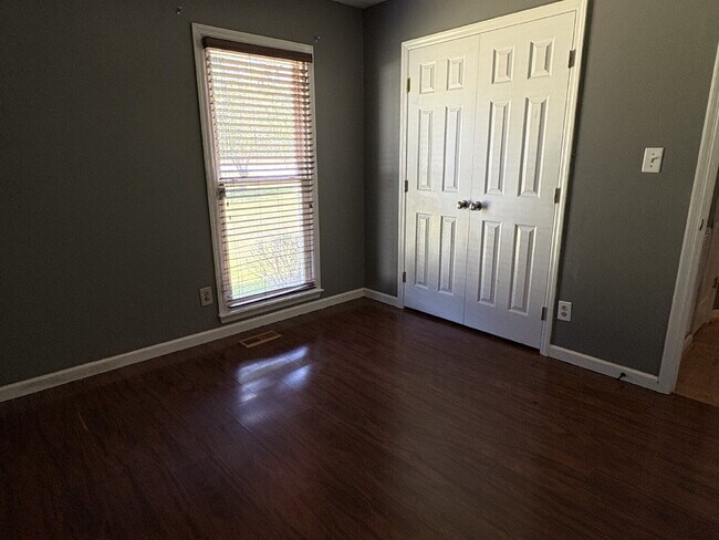 Building Photo - 204 Cobblestone Ct