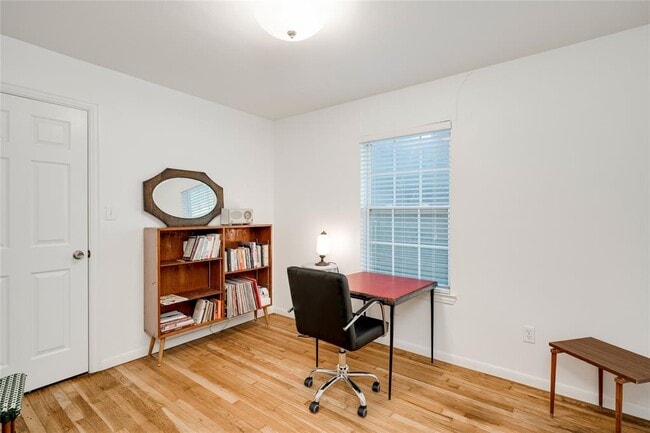 Building Photo - 3301 Bengston St