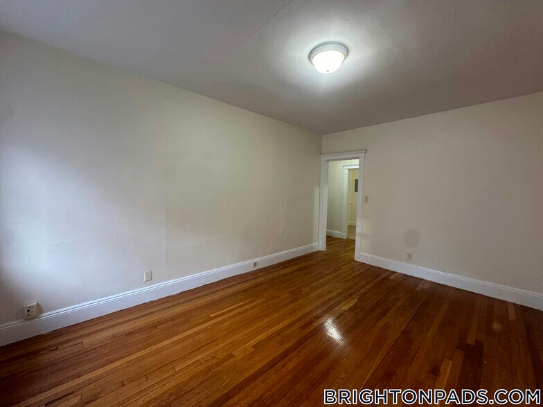 Building Photo - 131 Washington St