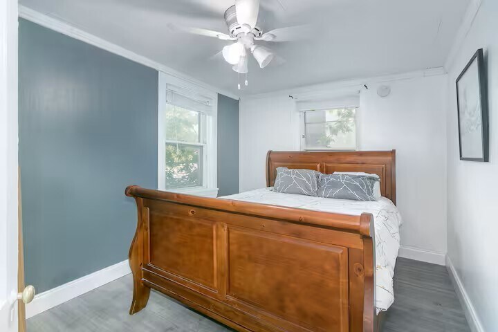 Building Photo - 405 W Doty St