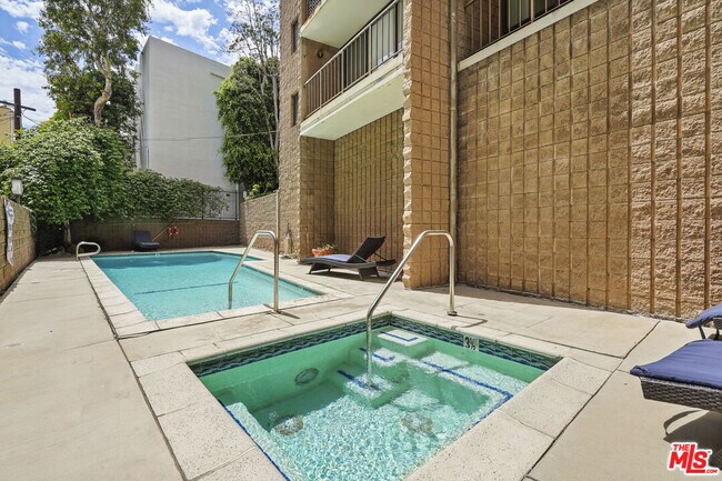 Building Photo - 10966 Rochester Ave