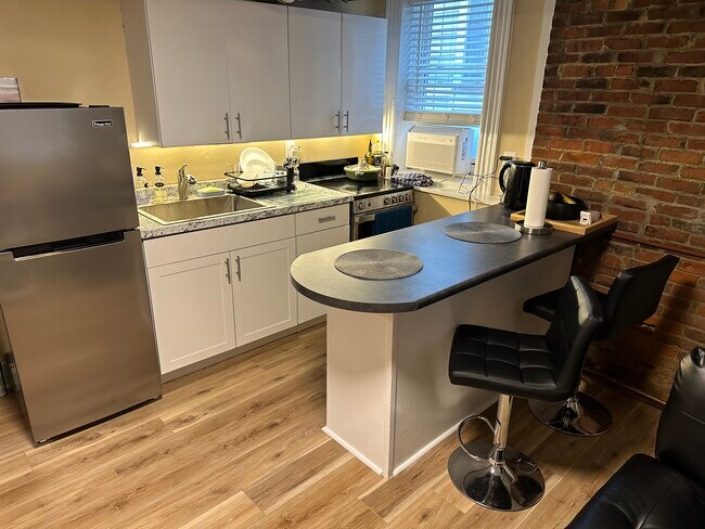 Building Photo - 31 State St