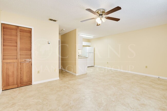 Building Photo - Charming 1 Bed, 1 Bath Condo