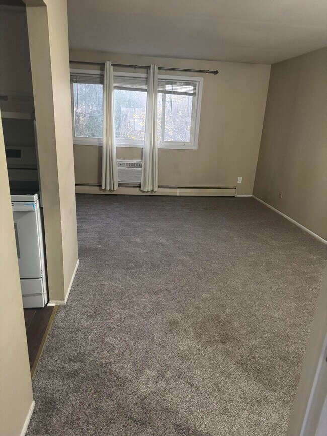 Building Photo - 31831 Grand River Ave