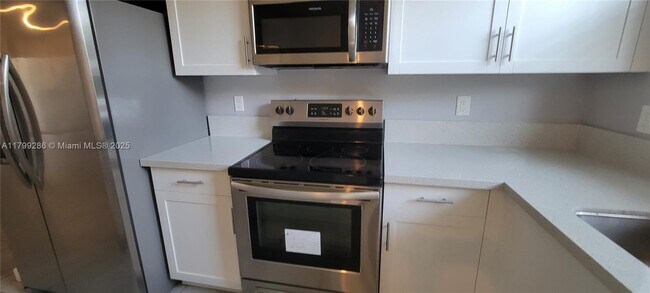 Building Photo - 388 NE 208th Terrace