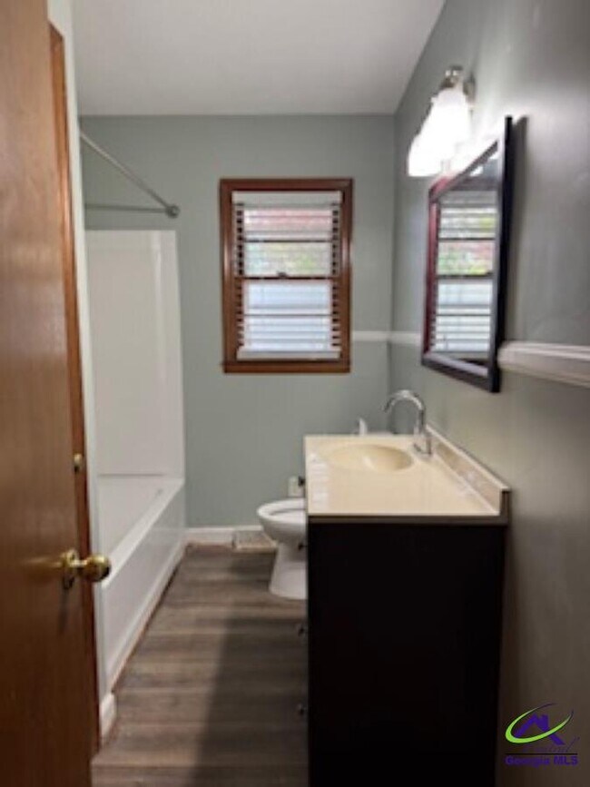 Building Photo - 106 Eleanor Cir