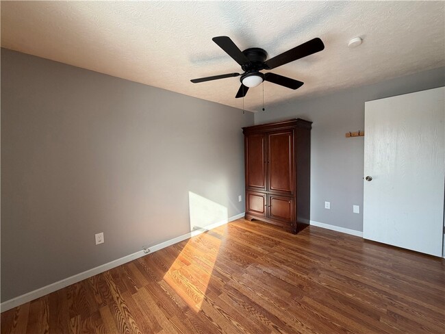 Building Photo - 598 Bram Hall Dr