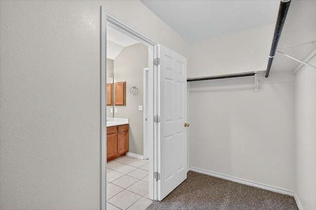 Building Photo - 5933 Brightwood Dr