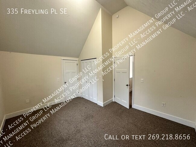 Building Photo - 335 Freyling Pl SE