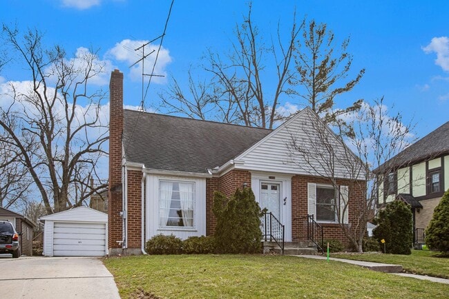 Primary Photo - 2444 Richards Dr SE