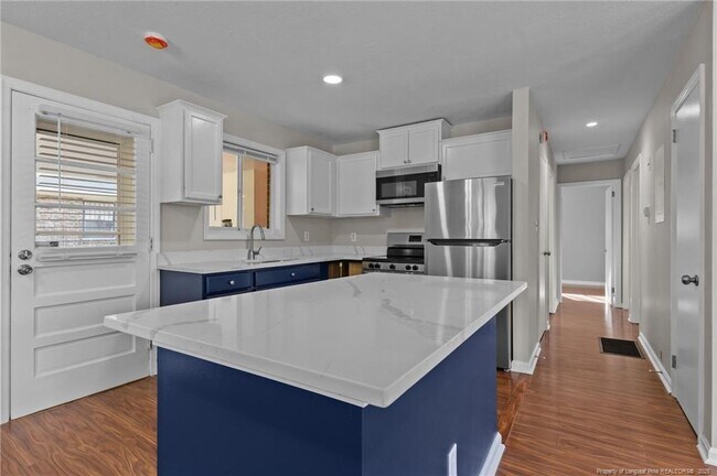 Building Photo - 1913 Corrinna St