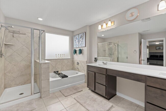 Building Photo - 2318 Themis Wy
