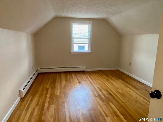 Building Photo - 31 Gordon Ave