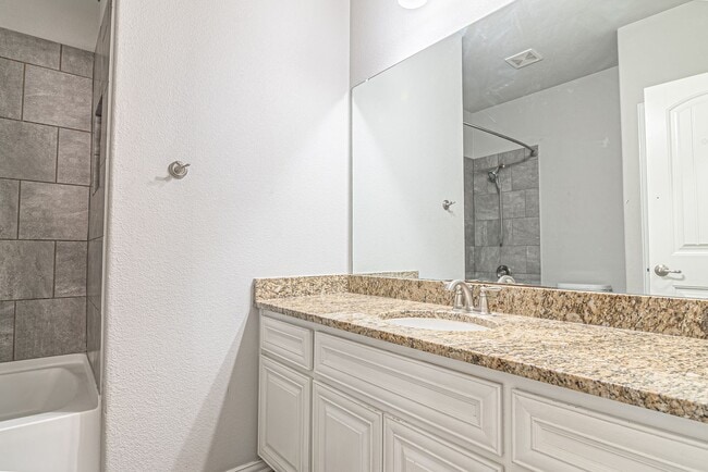 Building Photo - 819 Pentagon Rd