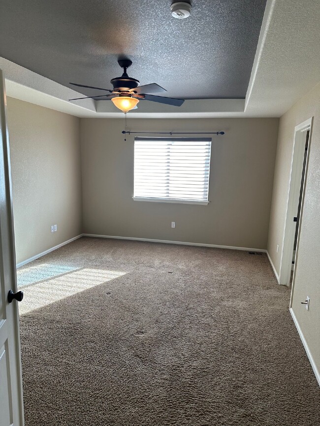 Building Photo - "Spacious 5-Bedroom Home in Thornton with ...