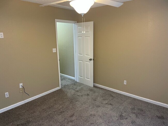 Building Photo - 2470 Nugget Ln