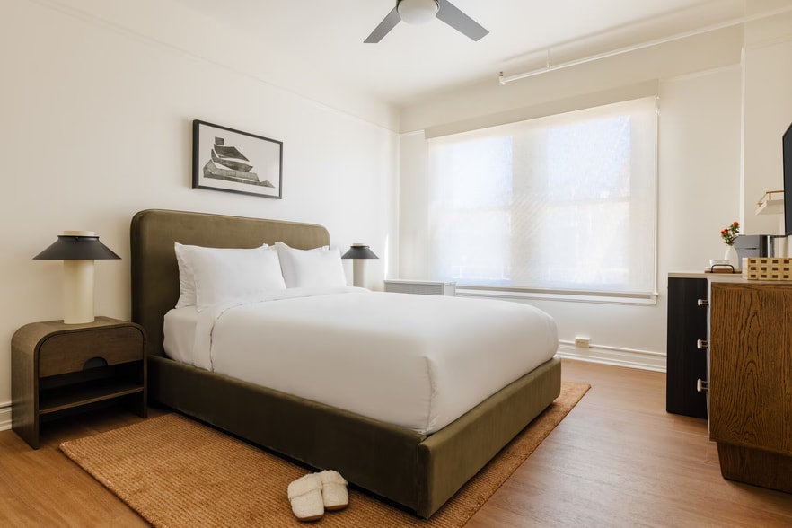 Single Queen - 1075 Sutter St