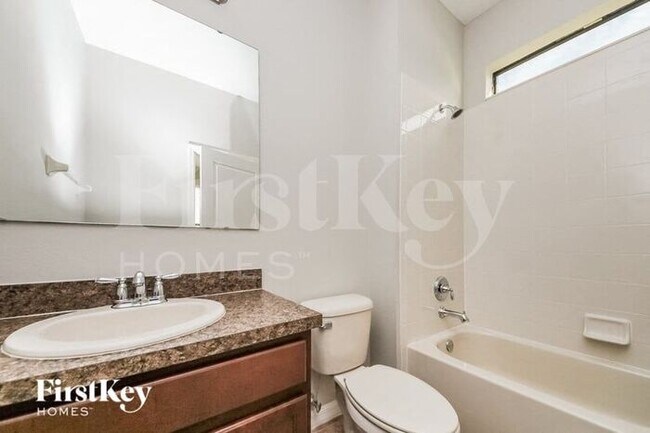 Building Photo - 4705 Blackthorn Cir