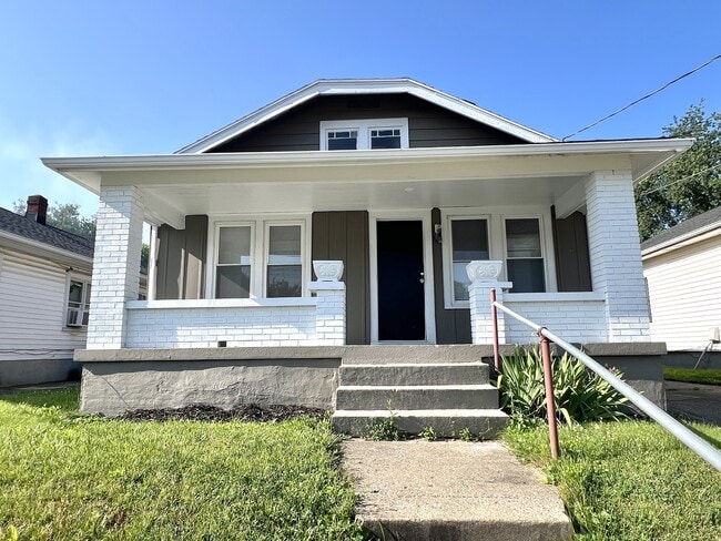 Primary Photo - 920 Delaware Ave