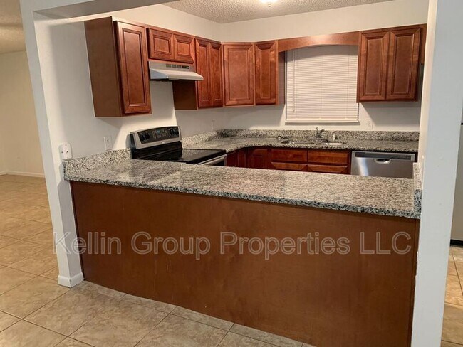Building Photo - 858 Fox Lake Dr
