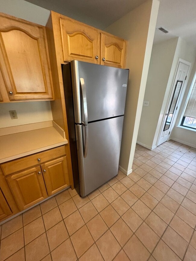 Building Photo - Downtown Condo. 1 bed/1 bath