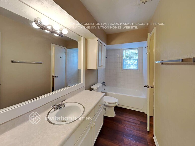 Building Photo - 506 Willow Cir