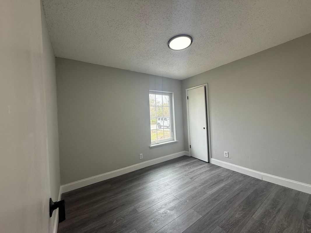 Building Photo - 130 Cascade Ave SE